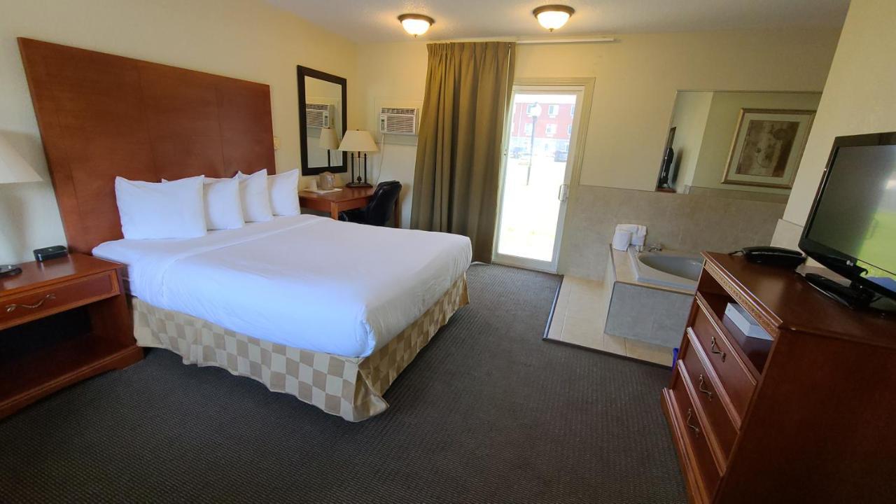 Travelodge By Wyndham Gananoque Exterior foto